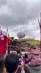 Bajada del Ángel en Peñafiel en Domingo de Resurrección