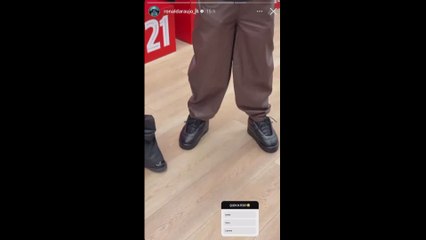 Araújo y la mofa viral con los outfits de Lamine, Ansu Fati y Balde