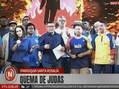 Caraqueños se reúnen para celebrar la tradicional Quema de Judas en la parroquia Santa Rosalía