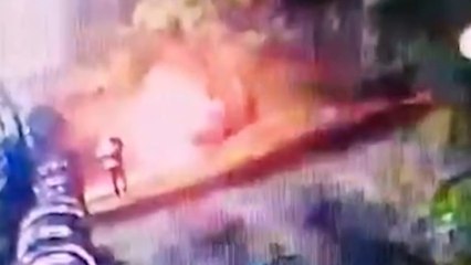 tn7-Video muestra a sospechoso de doble crimen de primos quemar carro de víctimas-200425