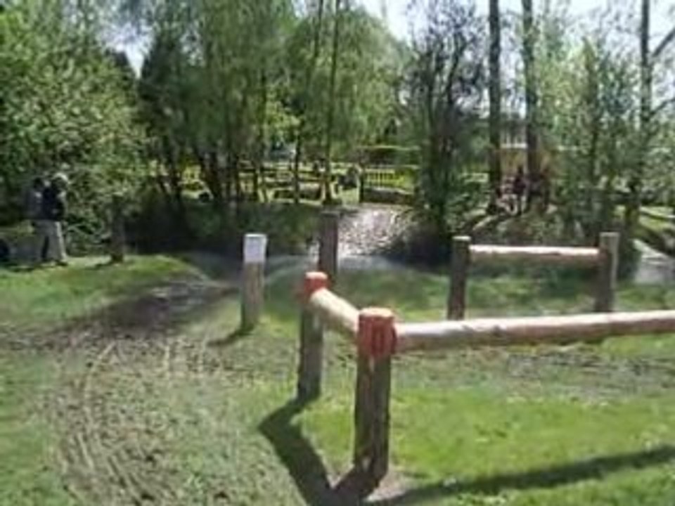 Renversement d'une voiture à l'obstacle n°5