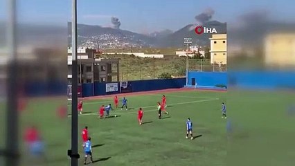 İsrail saldırısına aldırmadan maça devam ettiler!