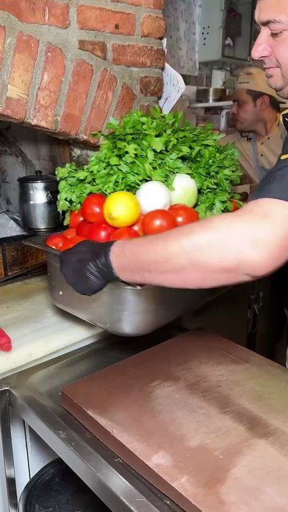 Tablacı salatamız enfes kebaplarımız yanında ikramımız😋