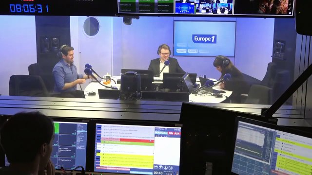 Emmanuel Macron en direction de l'île de La Réunion, où sévit une épidémie de Chikungunya