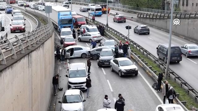 Trabzon'da zincirleme trafik kazasında 8 kişi yaralandı