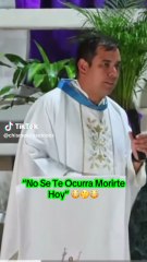 La misa de un cura avisando del Viernes Santo que está dando la vuelta al mundo: “No se te ocurra morirte hoy mi chulo”
