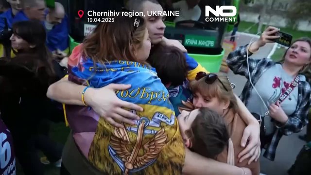 NO COMMENT: Ucrania da la bienvenida a casa a 277 soldados en el mayor intercambio de prisioneros