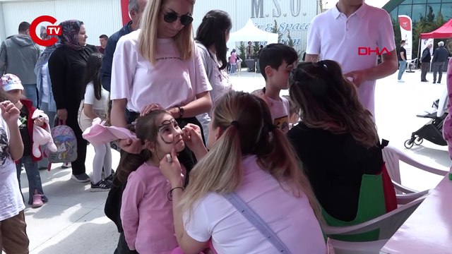 Semin Öztürk Şener'den çocuklara özel akrobasi gösterisi