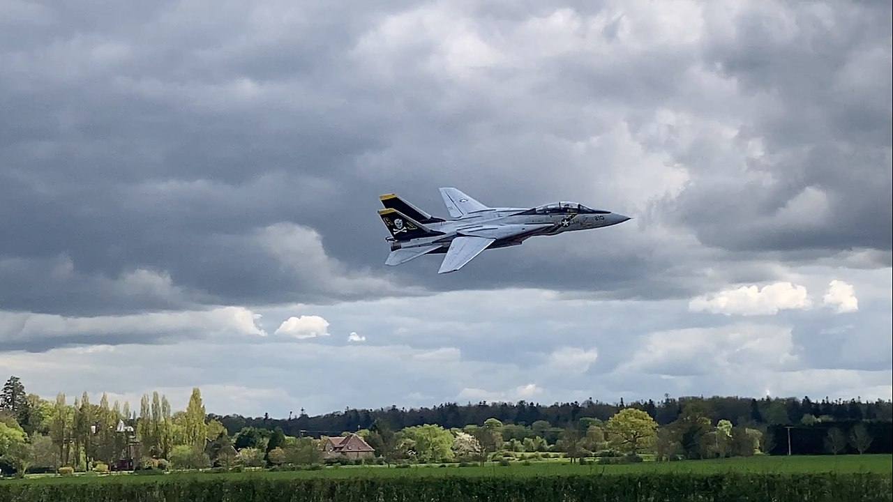 Un F-14 dans le ciel de l'Orne