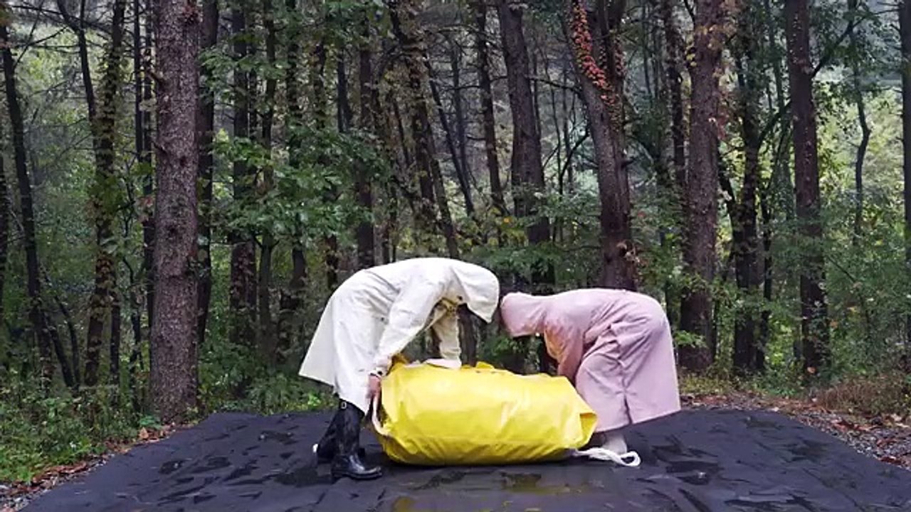 CAMPING IN HEAVY RAIN WITH A 3-ROOM INFLATABLE TENT