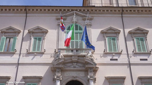 Addio a Papa Francesco, bandiere a mezz'asta al Quirinale