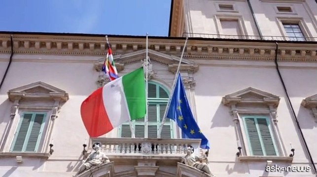 Al Quirinale bandiere a mezz'asta in segno lutto per il Papa