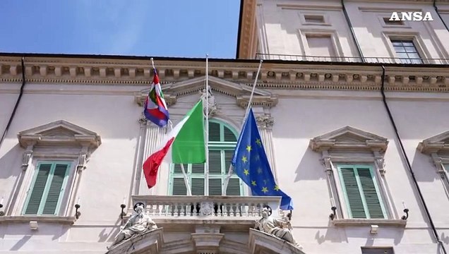 Morte Papa Francesco, bandiere a mezz'asta al Quirinale