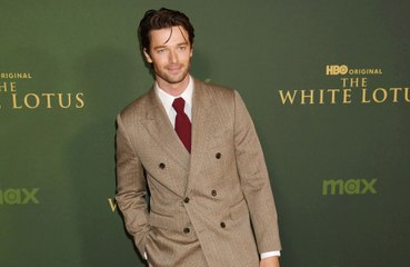 The White Lotus : Patrick Schwarzenegger a été surpris par la réaction de son père