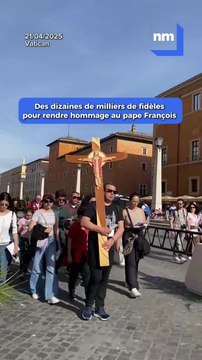 Après l'annonce de la mort du pape François, des dizaines de milliers de fidèles affluent au Vatican