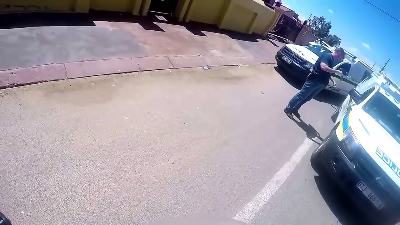 Police bike chase in RSA - SHOTS FIRED!