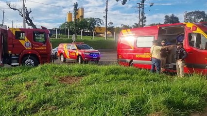 Motociclista fica ferido em grave acidente no Trevo da Portal