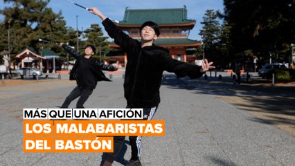 Más que una afición: los malabaristas del bastón
