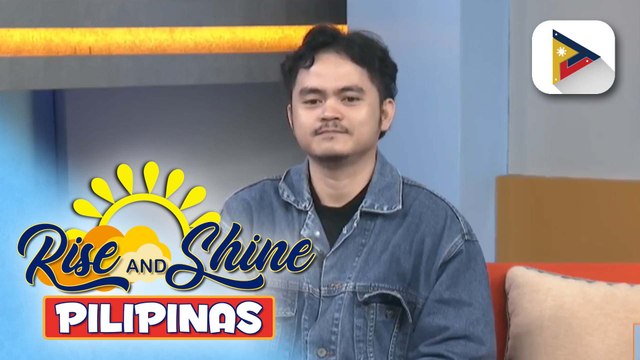 Isang artist ang bumubuo ng art pieces mula sa mga tubo at industrial materials