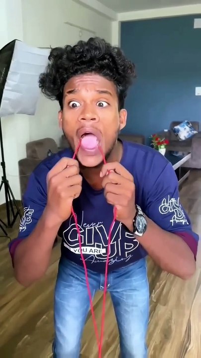 Ye_to_gaya_😂_Suraj_rox_comedy_video_#shorts_#tiktok_#reels_#viral_#comedy_#funny_#trendingshorts(720p)