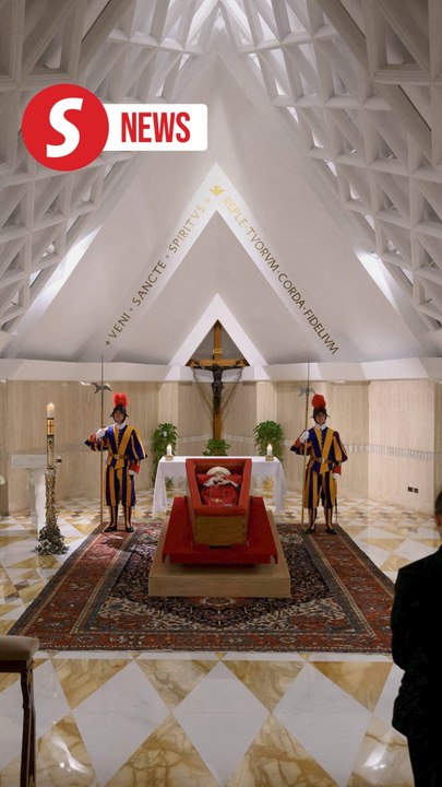 Pope's body lies in rest at Vatican chapel