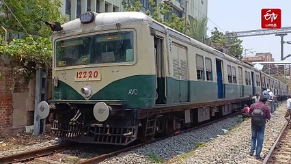 சென்னையில் தடம்புரண்ட மின்சார ரயில்..! பயணிகள் அதிர்ச்சி