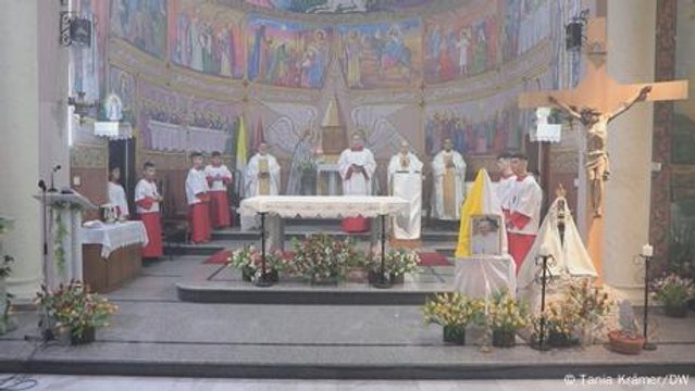 Christians in Gaza pay tribute to Pope Francis