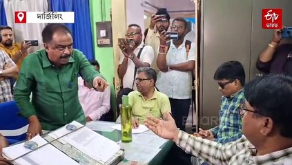 প্রাথমিক শিক্ষা সংসদের চেয়ারম্যানের উপর চড়াও হওয়ার অভিযোগ তৃণমূল কাউন্সিলরের বিরুদ্ধে