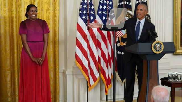 Barack et Michelle Obama : leurs filles Sasha et Malia complices pour la chasse aux œufs de Pâques, leur look étonne !