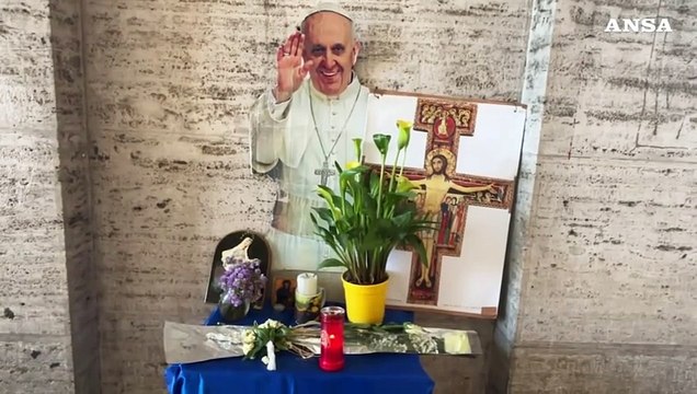 Morte Papa Francesco, l'afflusso dei fedeli in Vaticano