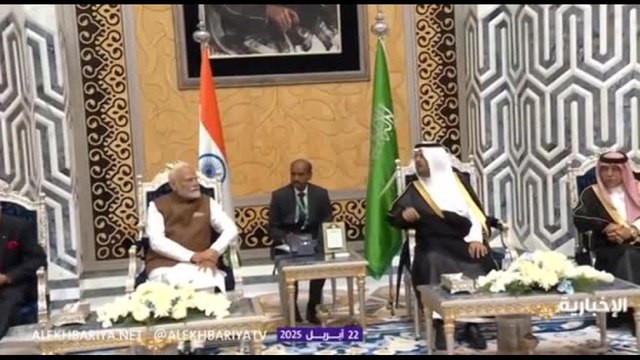 Dopo colloqui con JD Vance, il premier indiano vola in Arabia Saudita