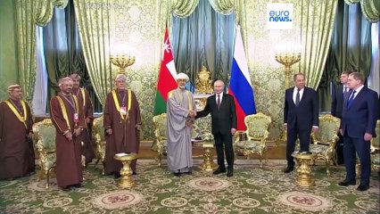 سلطان عُمان في ضيافة بوتين والكرملين يشير إلى محادثات "مكثّفة"