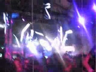 Apres martin solveig Antoine clamaran met le feu a Orleans
