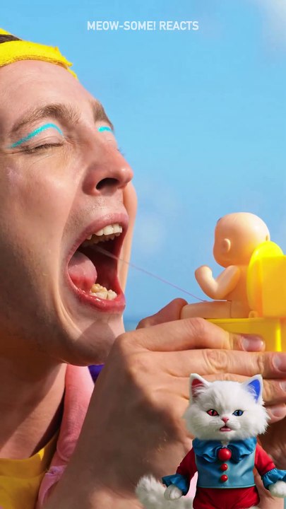 NOT SURE HOW I FEEL ABOUT THIS Summer Hacks and Gadgets #shorts #gadgets #summer #funny #reverse