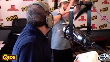 MJTV: Froggy Phone Freak OUT!