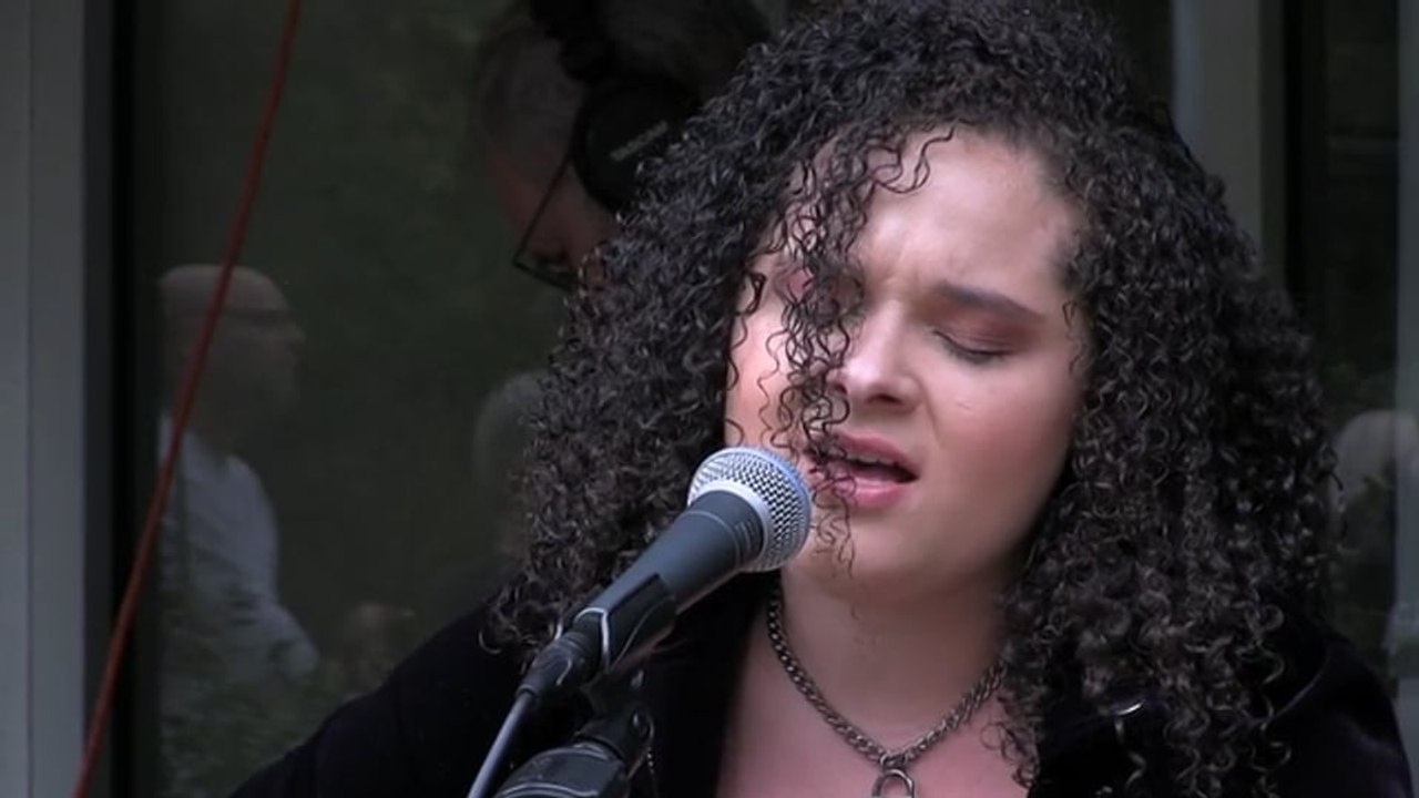 Plush - "Man In The Box" (Alice In Chains cover)