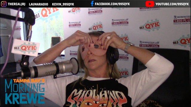 Launa Sings Wilson Phillips With Bologna On Her Face