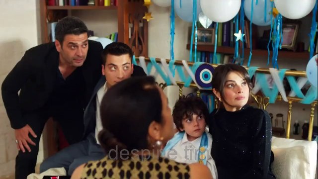 Daleki grad - 22. epizoda / Zete, zagrli čvrsto svoju ženu i sina