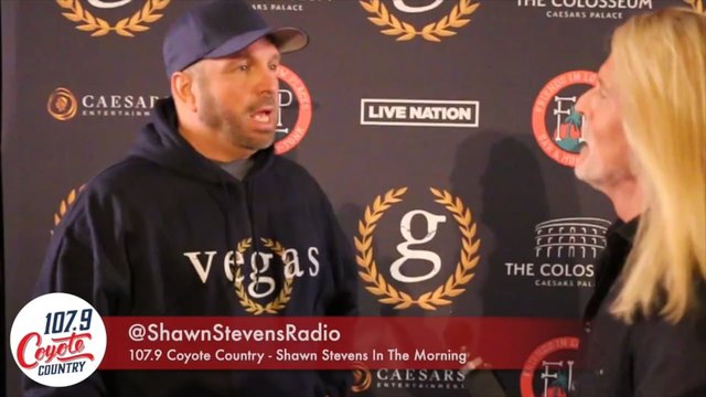 Shawn Stevens Interviews Garth Brooks
