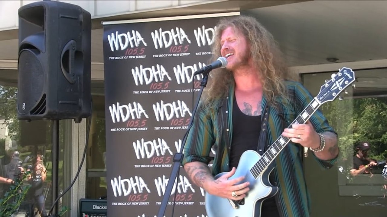 Jared James Nichols Performs "Mississippi Queen" For WDHA