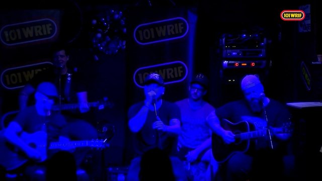 Riff Sessions: Saving Abel - Addicted (acoustic)