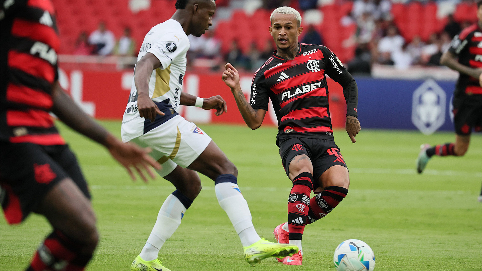 LDU Quito v Flamengo