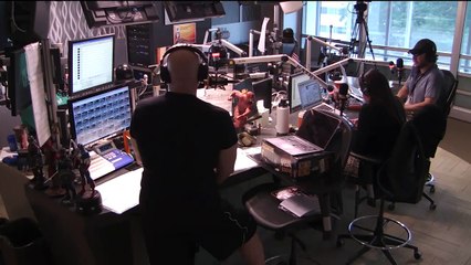 How To Avoid Someone While Wearing A Mask