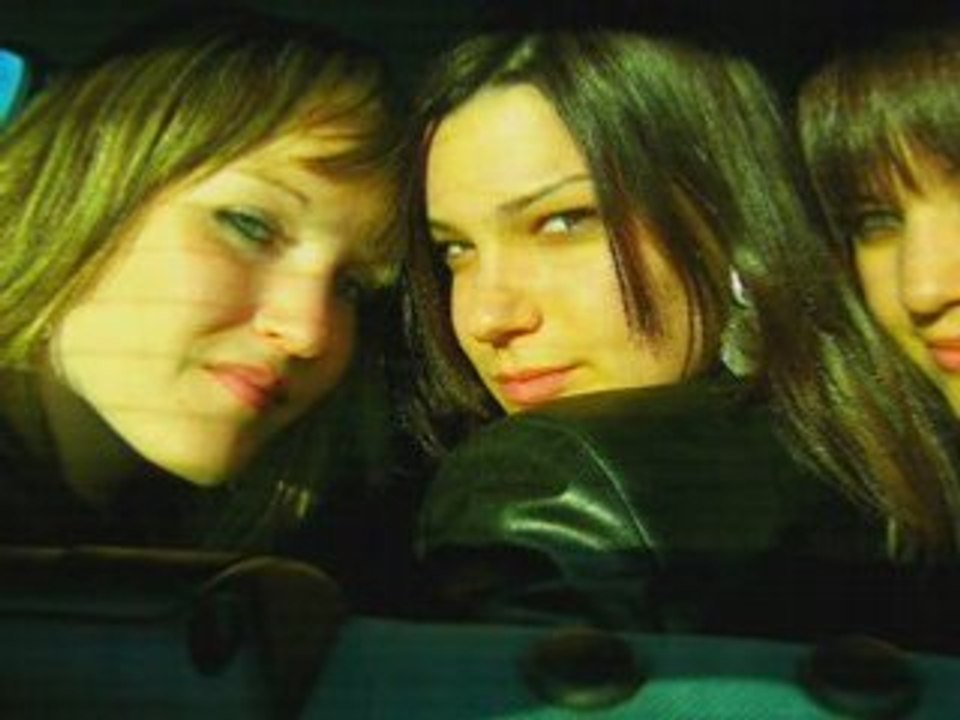 LES FILLES DERNIER