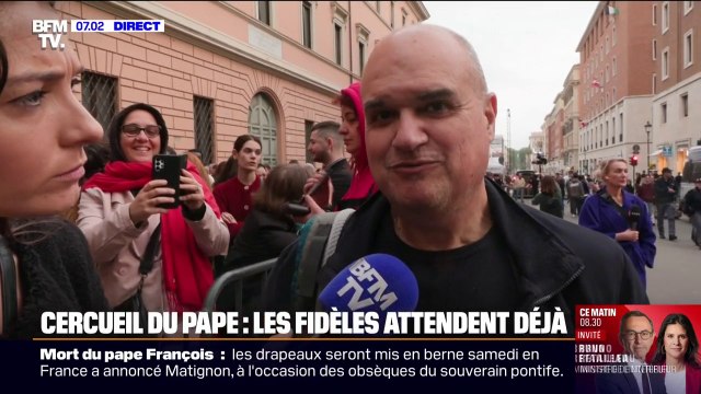 Le dernier adieu : les fidèles déjà nombreux pour se recueillir près du corps du pape