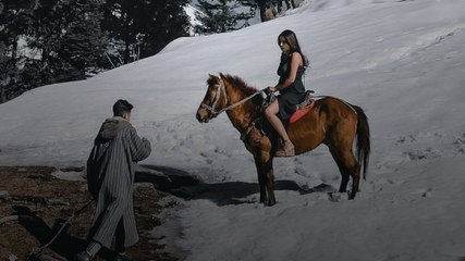 Kashmir की 'Mini Switzerland' कहलाती है ये घाटी, जहां..