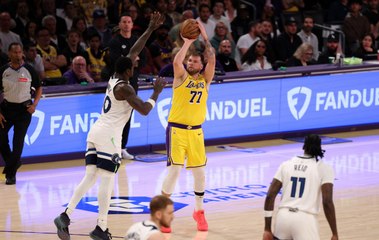 NBA : Doncic et les Lakers remettent la balle au centre face aux Timberwolves