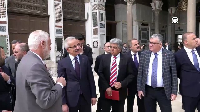 Ulaştırma ve Altyapı Bakanı Uraloğlu, Şam'da Emevi Camisi'ni ziyaret etti