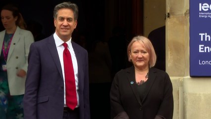 Delegates arrive for energy security conference in London