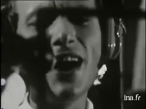 Johnny Hallyday – 18 Juin 1967 : “La Seule Vraie Musique” en Studio & “Aussi Dur Que du Bois” à Moto (Bouton Rouge – ORTF)